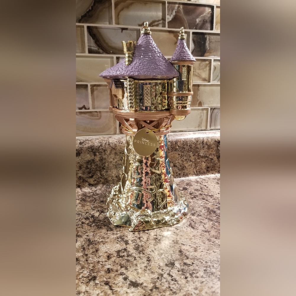 BATH AND BODY WORKS DISNEY PRINCESS RAPUNZEL CANDLE HOLDER